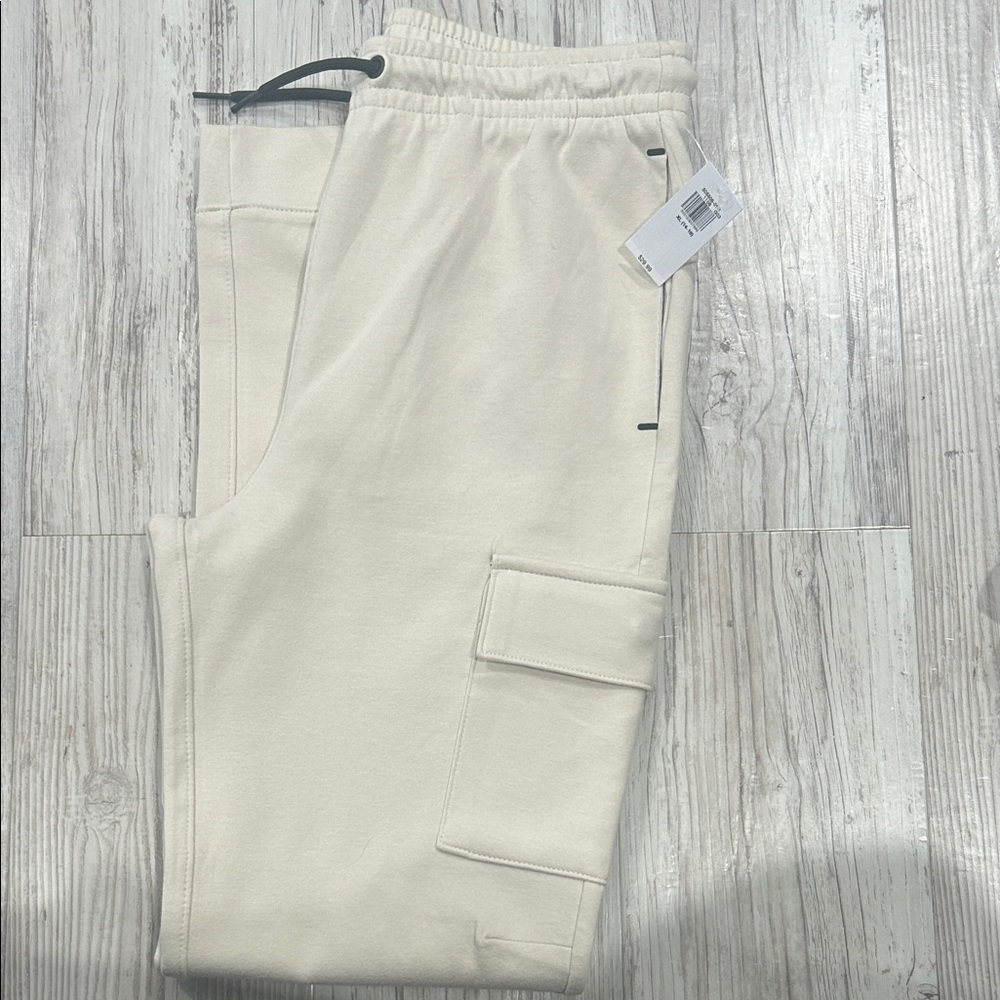 Old Navy Men's Cream Cargo Pants